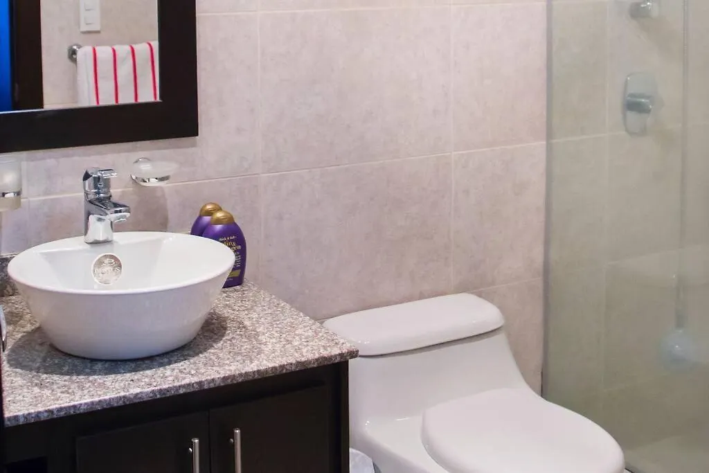 Cozy Quito Apartment With 2 Bedrooms & Views